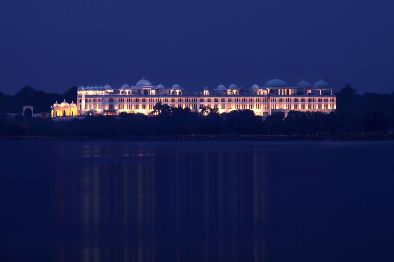 Radisson Blu Udaipur Palace Resort & Spa Exterior foto