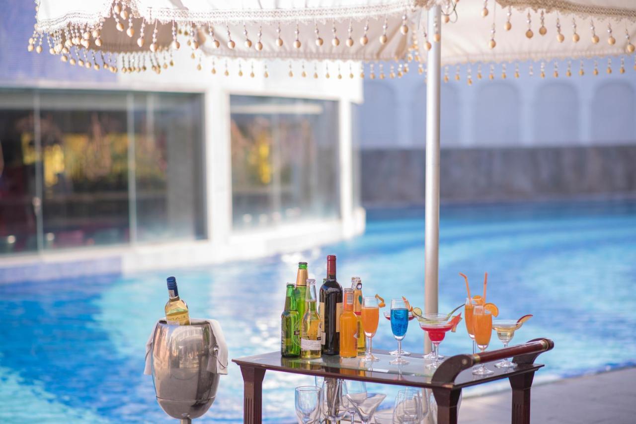 Radisson Blu Udaipur Palace Resort & Spa Exterior foto